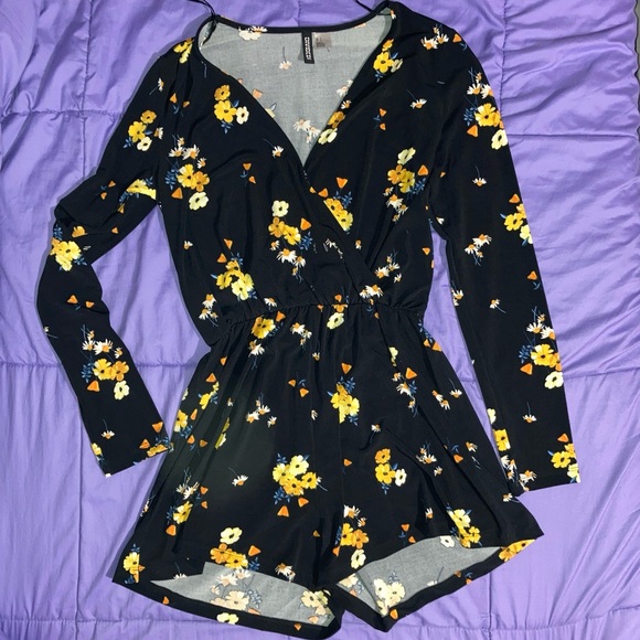 Divided Pants - Divided H&M Longsleeve Black Floral Romper